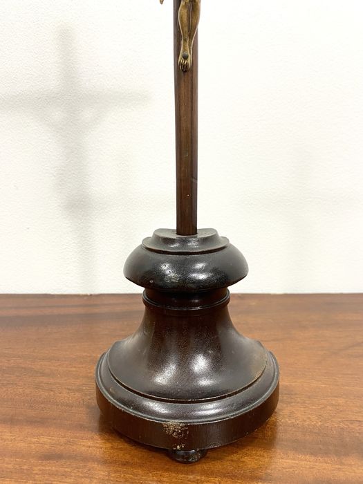 Crucifixo de mesa.
