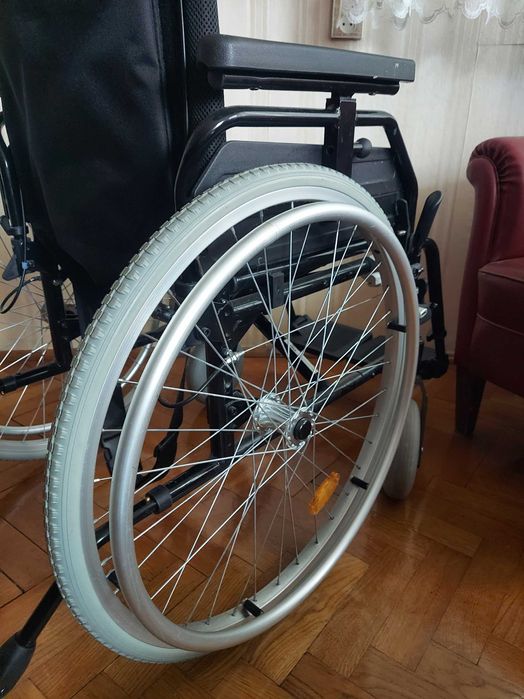 Wózek inwalidzki Vitea Care Cameleon skladany , dla seniora