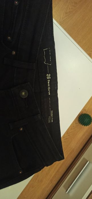 Spodnie Levi's Demi Curve Skinny rozmiar W26 L34