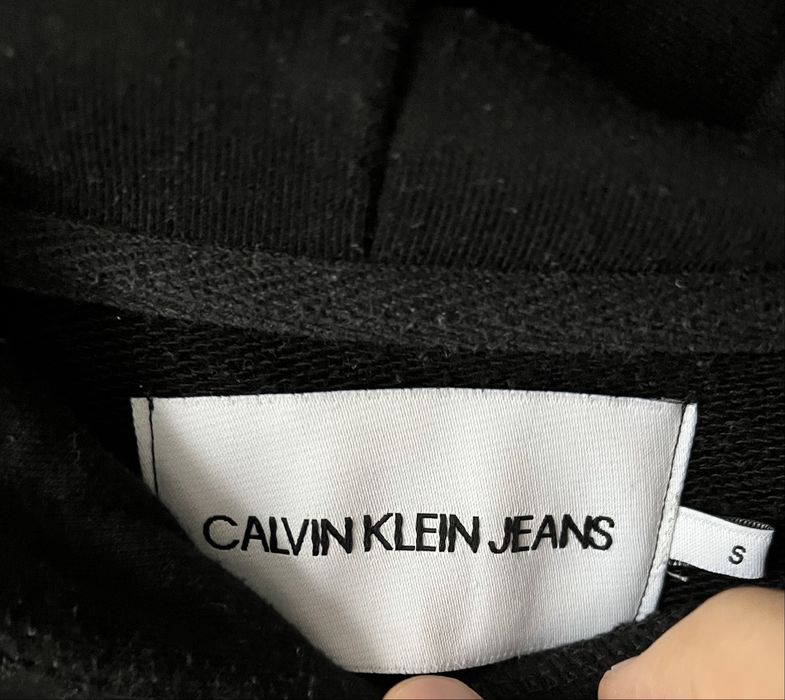 Bluza  męska   CALVIN KLEIN  oryginalna S/M czarna z kapturem