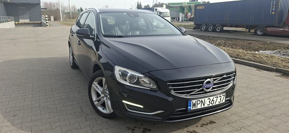 Volvo V60 Lift 2.4D 220KM Plug-in Hybrid Skóra Xenon Serwis