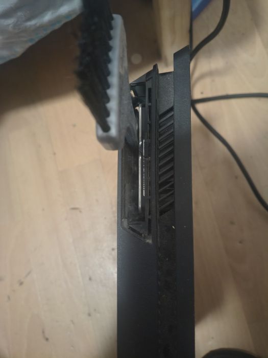 PlayStation 4 slim 1TB