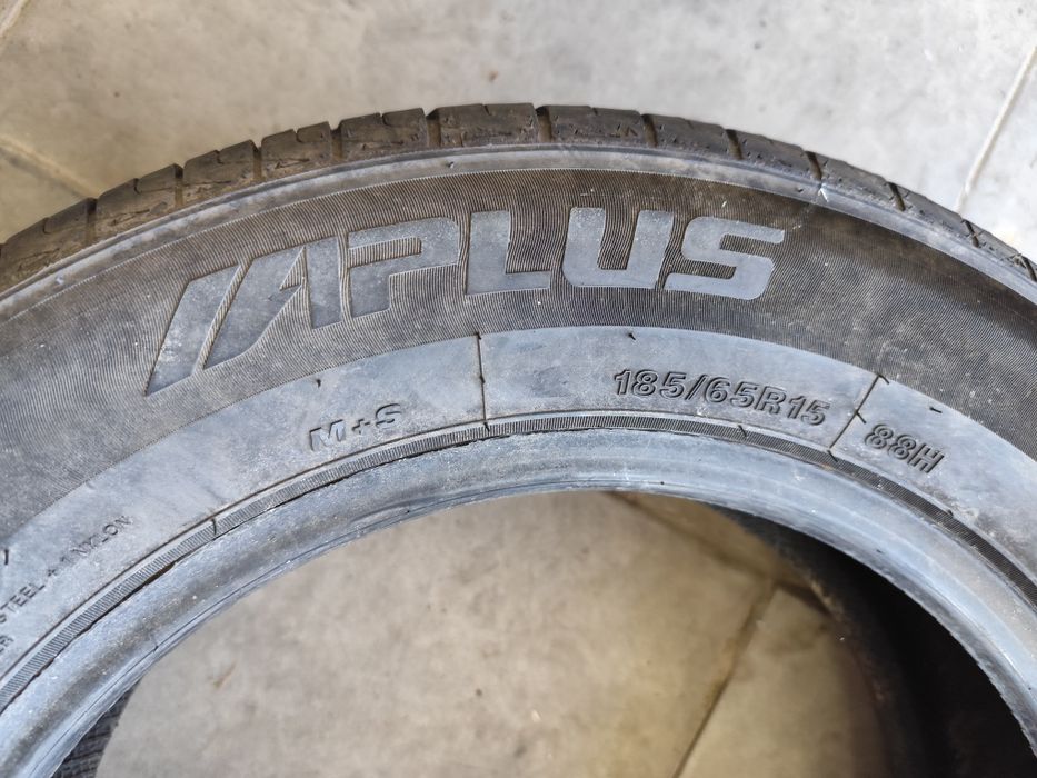 Pneus 185/65r15 Aplus 90% piso