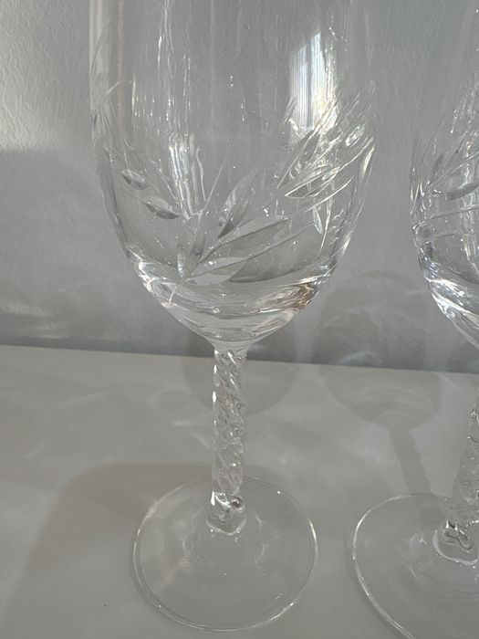 Very Old Glasses513316198055290881