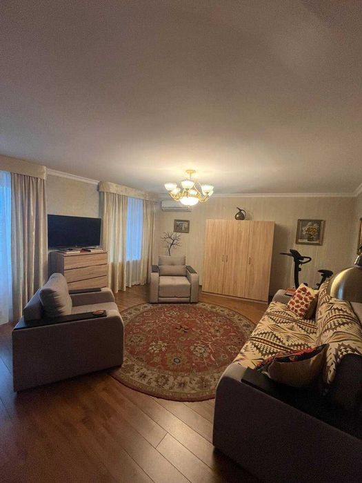 Неймовірна 3-кімнатна квартира в самому Центрі !