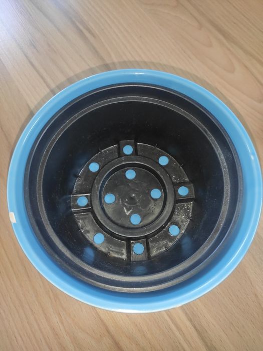 Ceramiczna osłonka z doniczką