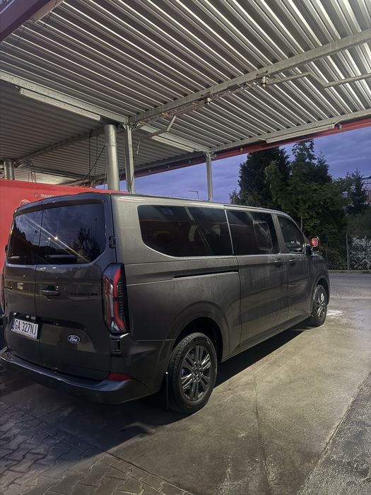 Wynajem busów vanów 9 osobowych