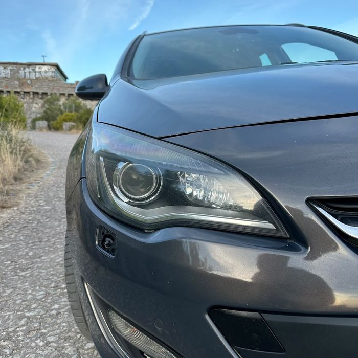 Opel astra j sports tourer — photo 3