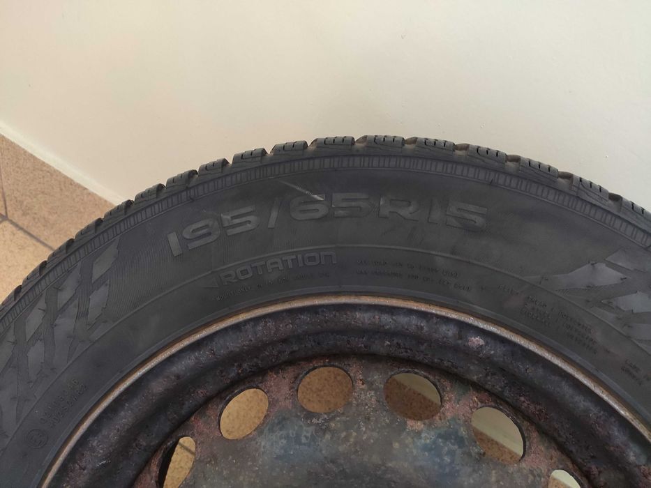 Koła felgi opony zimowe 195/65R15 5x114,3 Nokian 4 sztuki