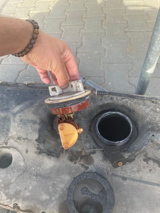 Bomba de gasolina e boia