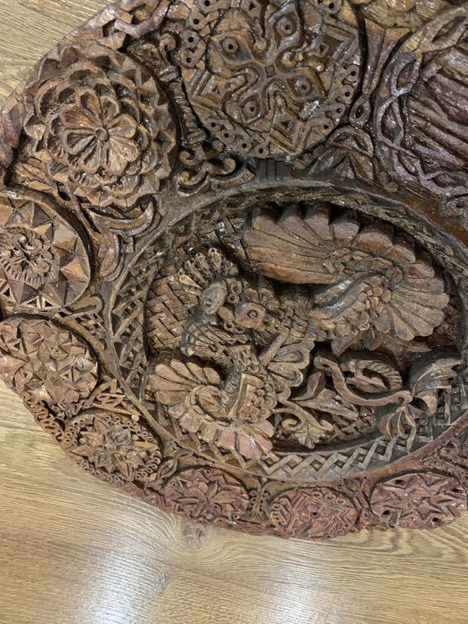 Продам настенное украшение сувенир из красного дерева для декора