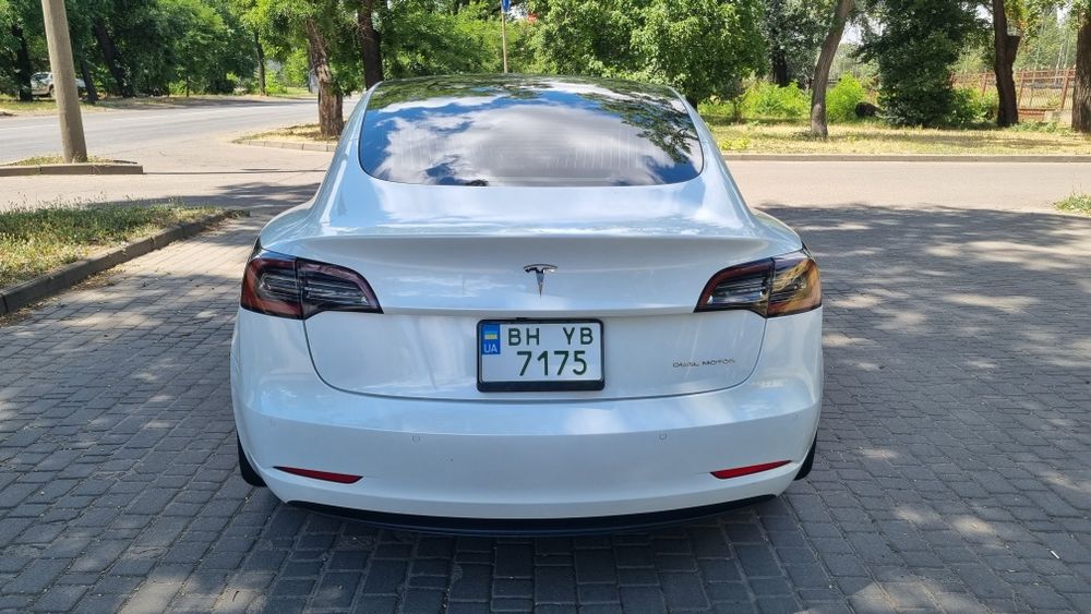 Tesla model 3 Long Range 75