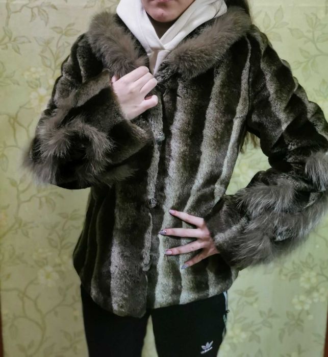 Легкая женская шубка