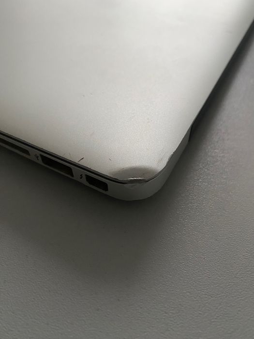 Laptop A1466 MacBook