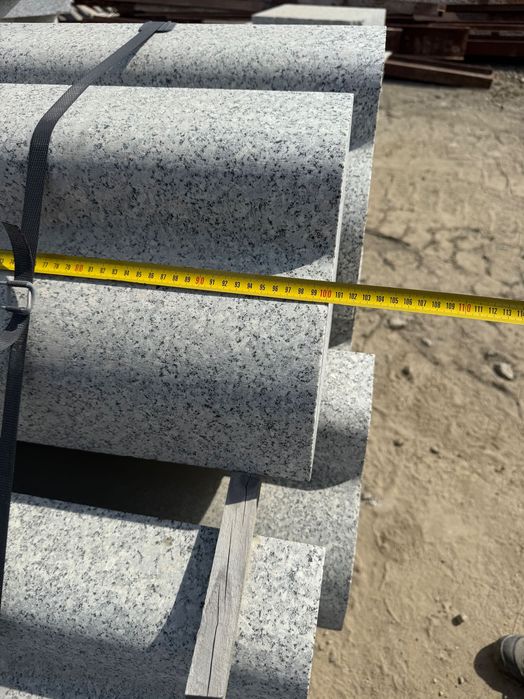 Krawężnik granitowy 21x24x100cm