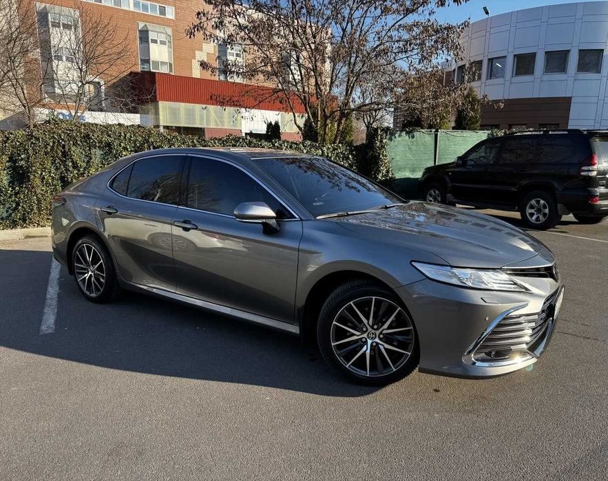 Продам Toyota Camry 70 Premium 2022. Торг