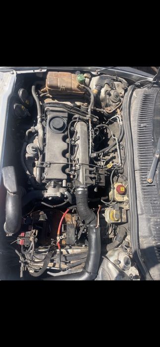 Авто Alfa romeo .