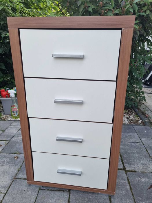 Sprzedam komplet mebli.