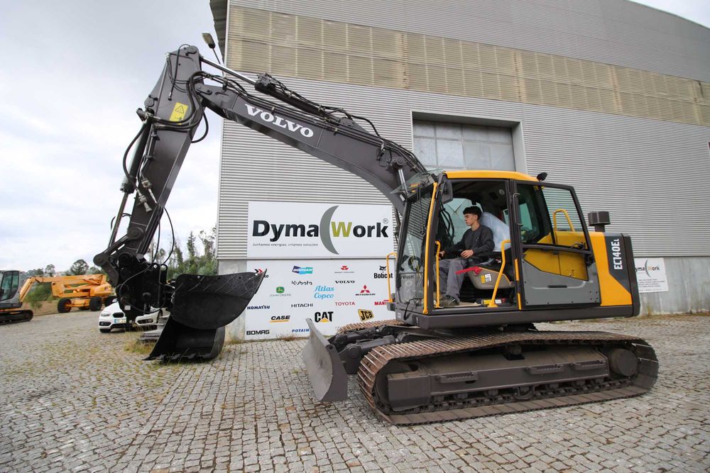 Escavadora Giratória de Rastos  VOLVO EC140EL – TOTALMENTE RECONDICIONADA – GARANTIA 12 MESES / 1.000 HORAS