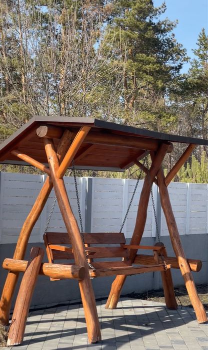 Подобова оренда великого будинку за містом з басейном з підігрівом