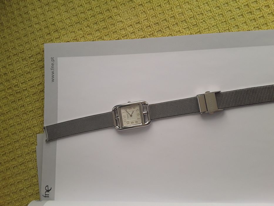Vendo relógio de Senhora Hermès Cape Code usado