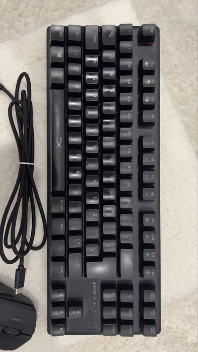 Conjunto teclado e rato HyperX
