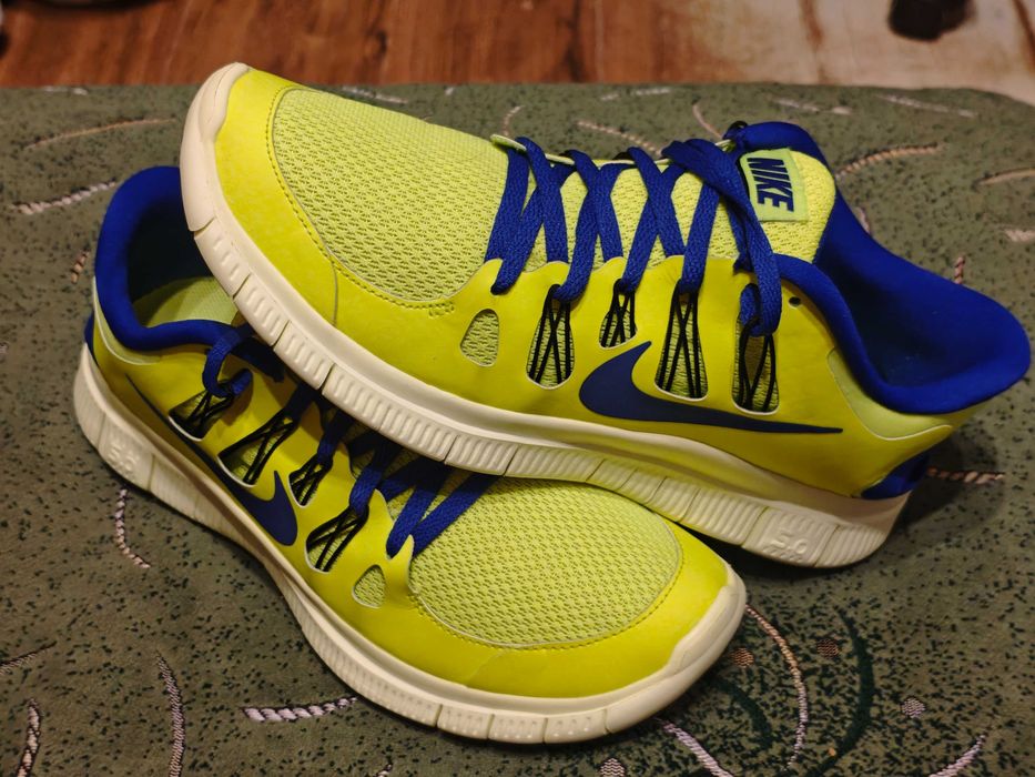 Кроссовки NIKE Free 5.0  (оригинал) фирменные  размер-41 стелька- 26 см.