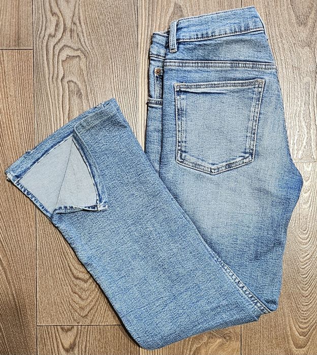 Джинси. Zara. На дівчинку 10-12 років.