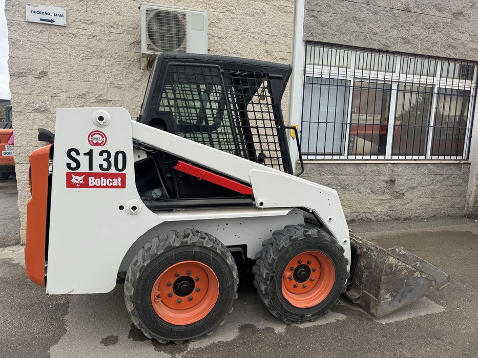 Mini Pá Carregadora Bobcat S130