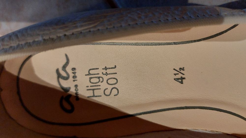 Baleriny skórzane Ara 37