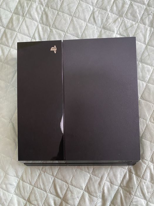 Playstation 4 500GB com tudo incluido