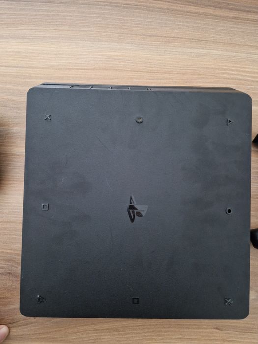 PlayStation 4 em ótimo estado