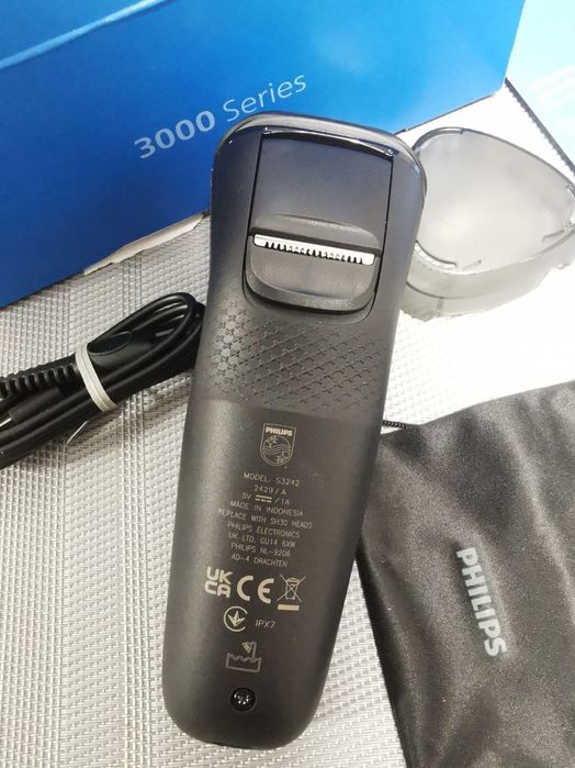 Єлектробритва Philips Series 3000 нова