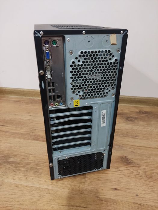 Komputer stacjonarny pc AMD 4gb