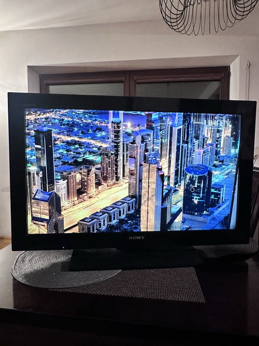 Telewizor LCD Sony Bravia 32 cale (KDL-32BX320), HDMI, USB, idealny na działkę