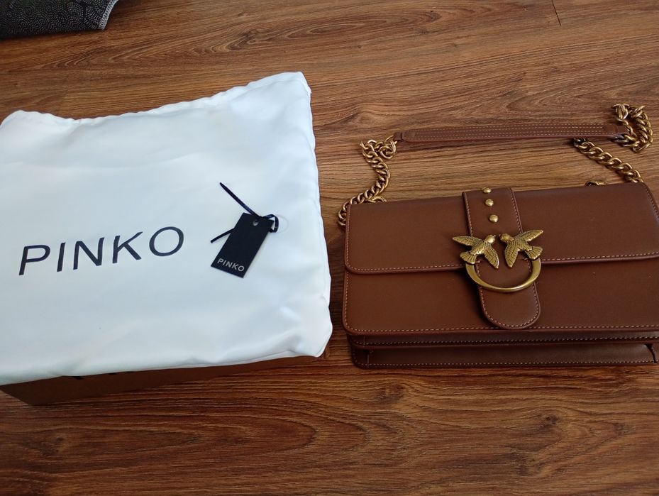 Sprzedam torebkę listonoszke Pinko