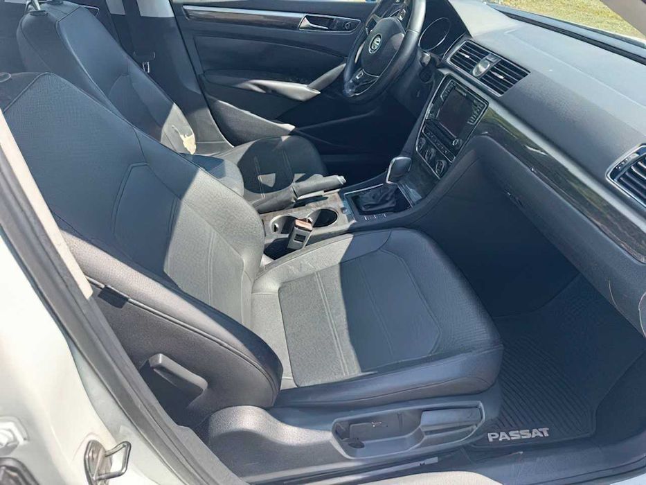 Volkswagen Passat SE      2016