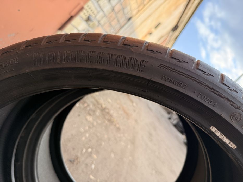 Bridgestone 255/35r21