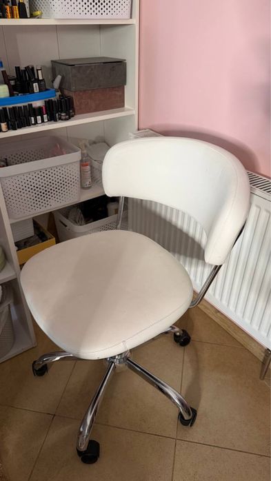 Ресепшн, крісло перукаря, дзеркало для салону краси