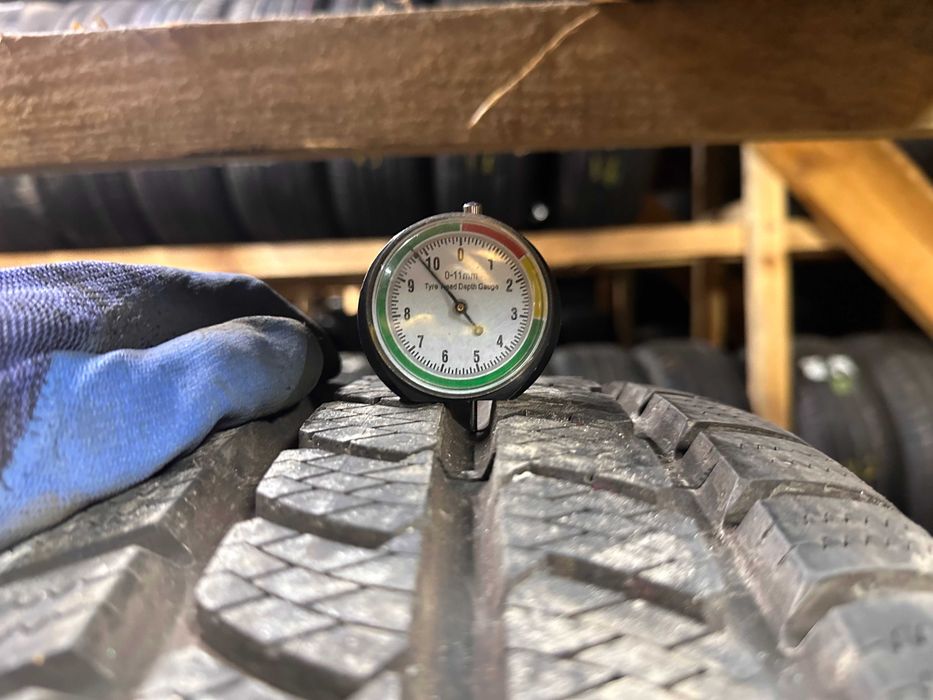 Шини зима 225/75R16C Continental VancoWinter 2  4 шт 9-10мм