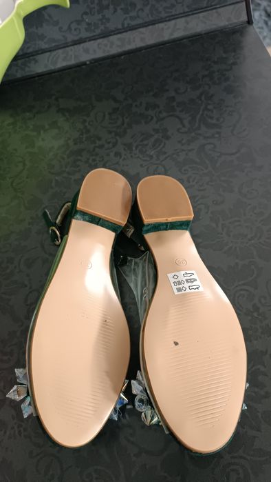 Buty eleganckie  żelki transparentne nowe.