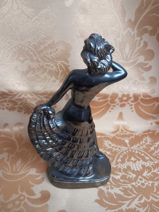 Estatueta de Boneca Art Déco