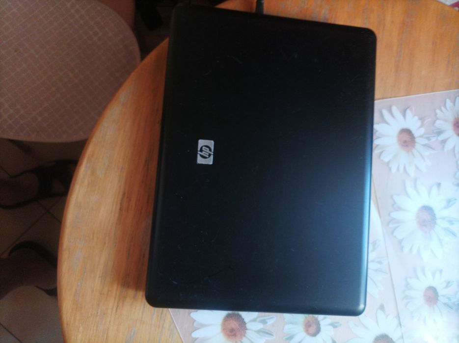HP 6735 S działa