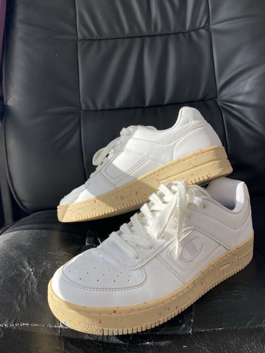 Продам чоловічі кросівки champion