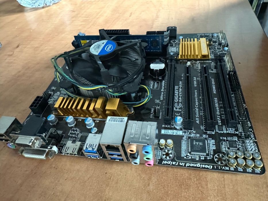 Zestaw Gigabyte GA-Z97M-D3H+ Intel i5-4430 BOX+4GB DDR3. Gwarancja.