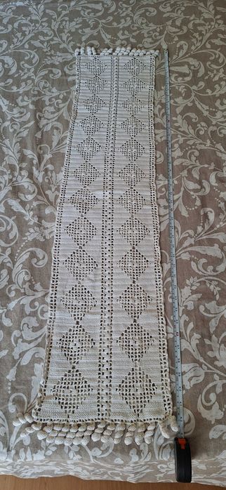 Caminho de mesa em crochet