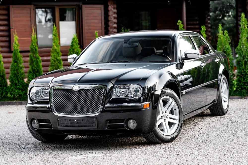 Chrysler 300C Hemi 、M5、3シリーズ Używany Chrysler 300C | Pojazd używany z kategorii Samochod