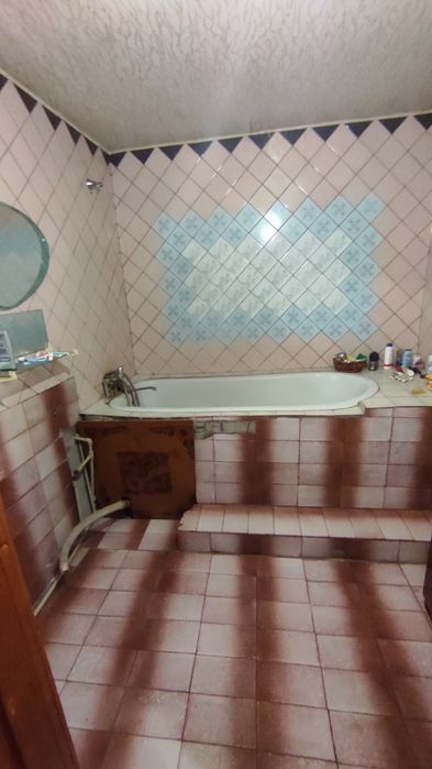 Добротный  большой дом Верхнеднепровс