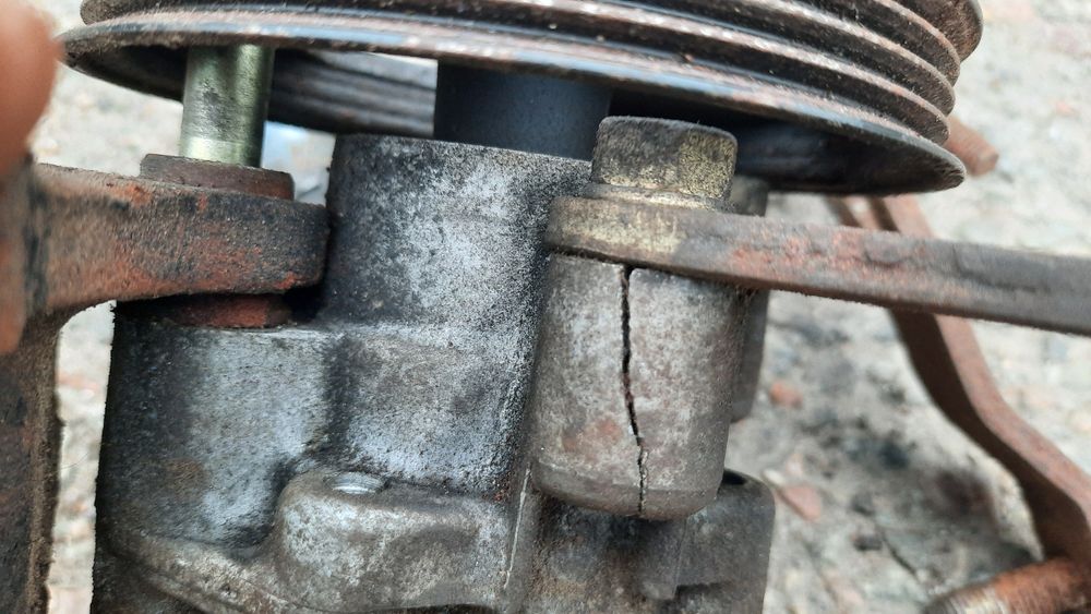 Гидроусилитель Mazda 323F '95