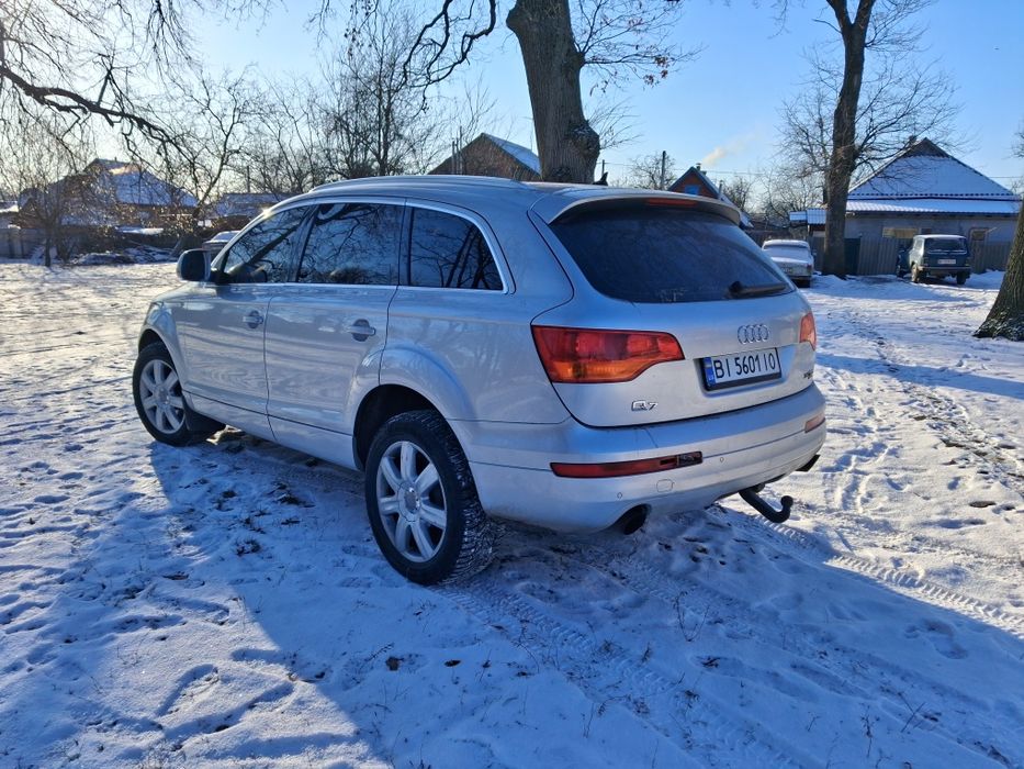 Продам Audi Q7 Quattro(без вкладень)